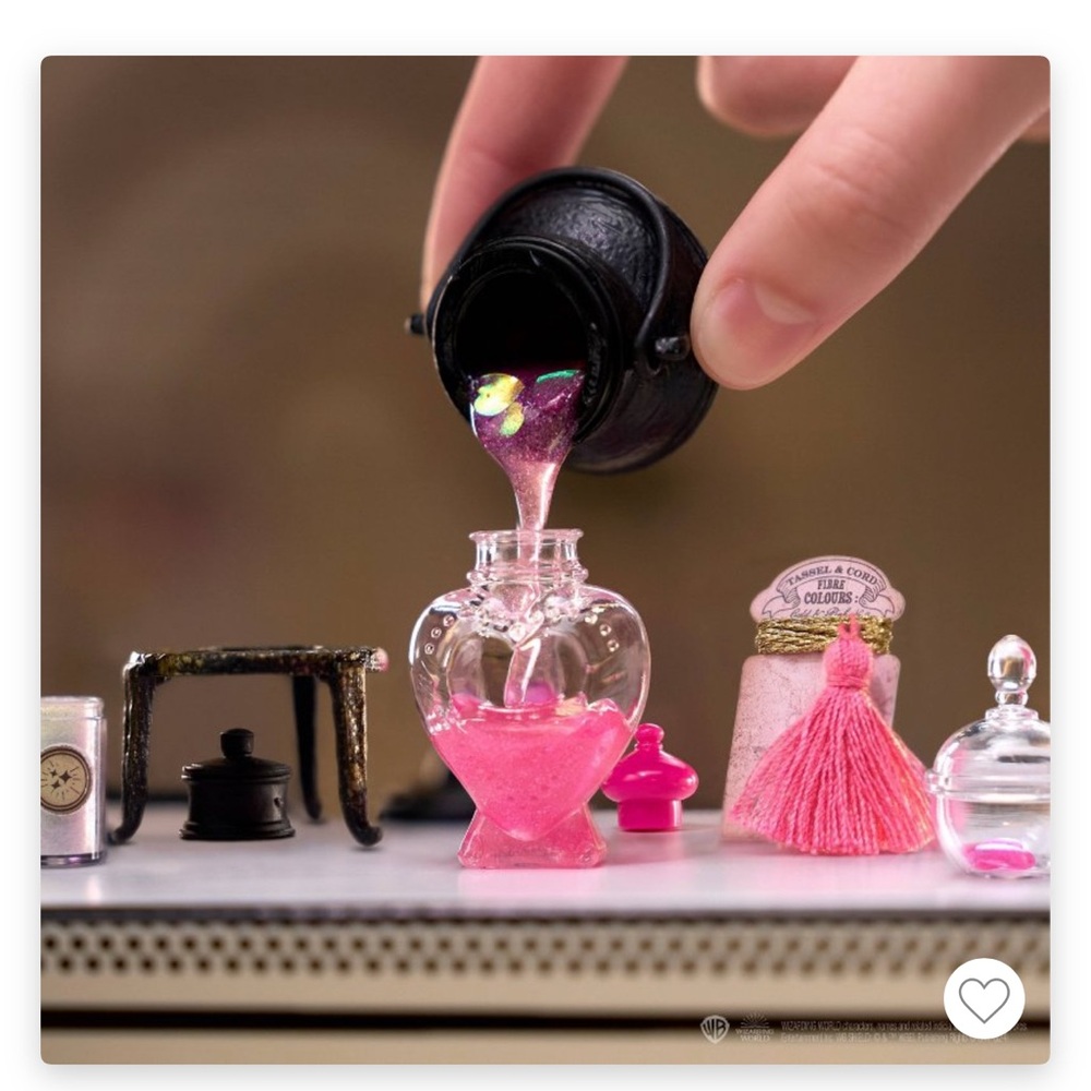 MGA miniverse Harry Potter Make it Mini Potions - Amortentia love potion